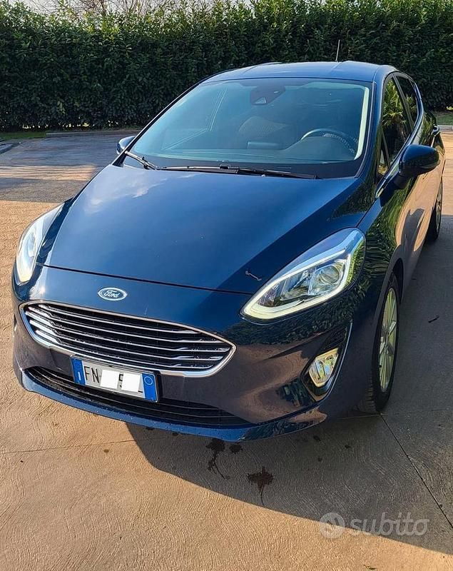 Usata Ford Fiesta 86 CV (63 kW) 2018 Blu Berlina