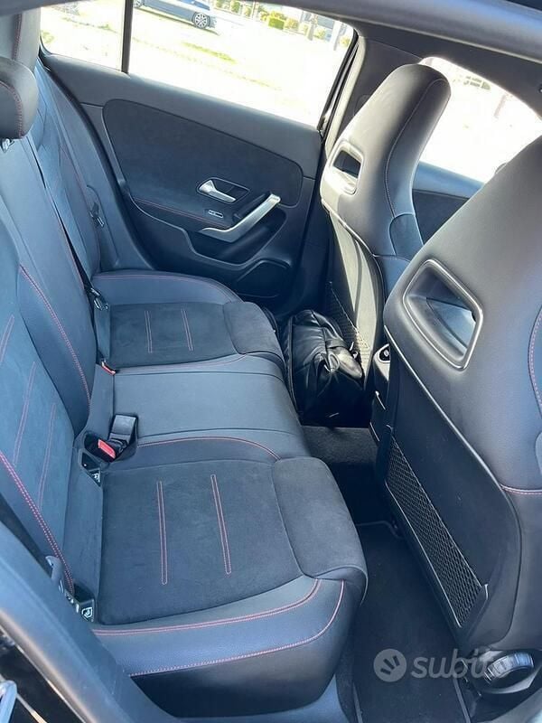 Usata Mercedes A180 AMG line 116 CV (85 kW) 2019 Nero Berlina