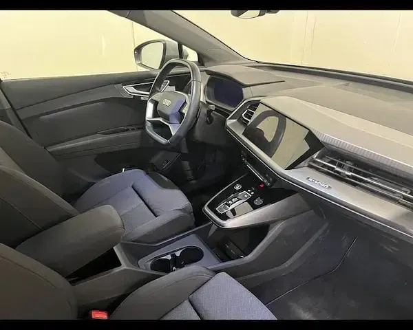 Usata Audi Q4 e-tron Advanced 210 kW (286 CV) 2024 Argentoavusperla SUV