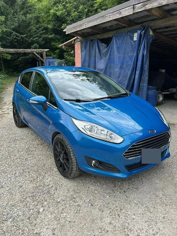 Usata Ford Fiesta 75 CV (55 kW) 2014 Blu Utilitaria