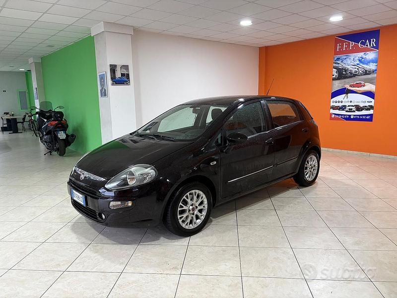Nero Usata 2010 Fiat Punto Evo Emotion Due volumi | 2300 € (Ottimo prezzo) - Immagine 1/4
