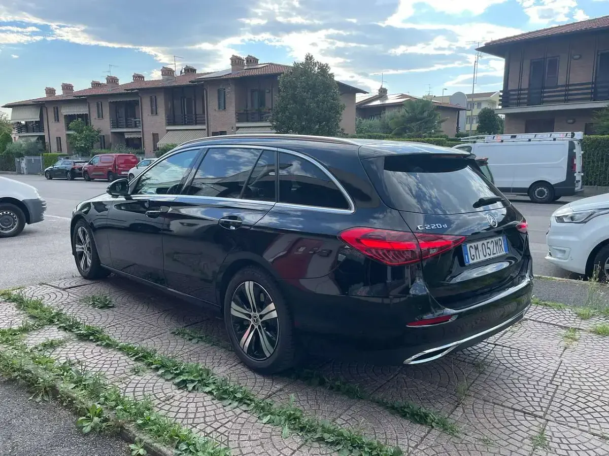 Usata Mercedes C220 Business 200 CV (147 kW) 2021 Nero Station wagon