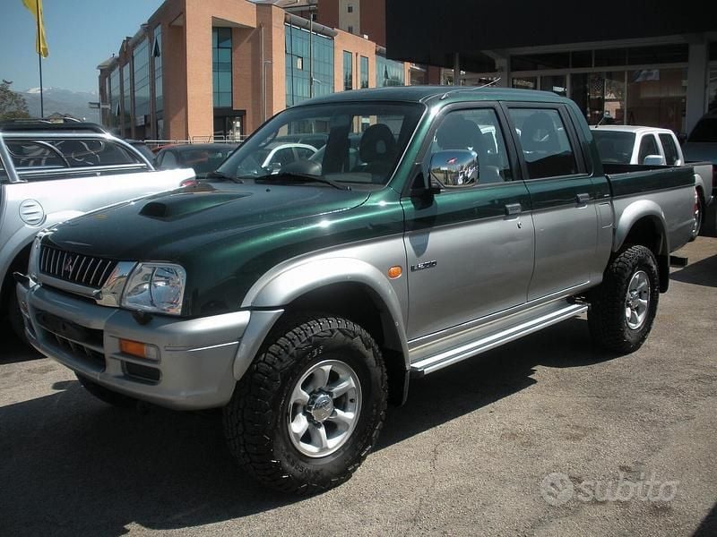 Usata Mitsubishi L200 100 CV (73 kW) 2004 Verde Pick-up