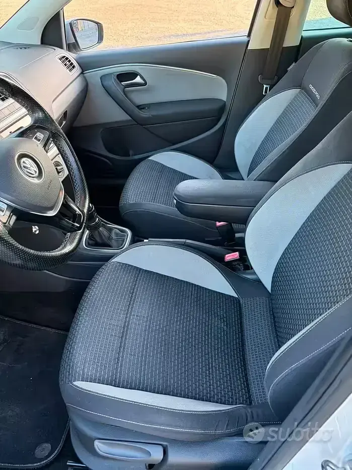 Usata VW Polo Cross 90 CV (66 kW) 2016 Grigio Utilitaria
