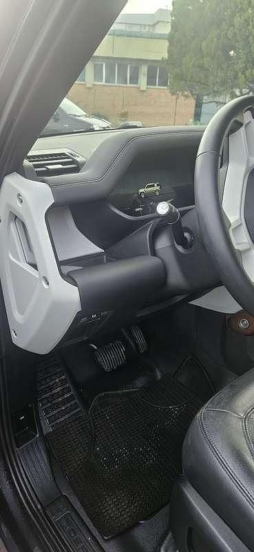 Usata Land Rover Defender 241 CV (177 kW) 2023 Grigio SUV