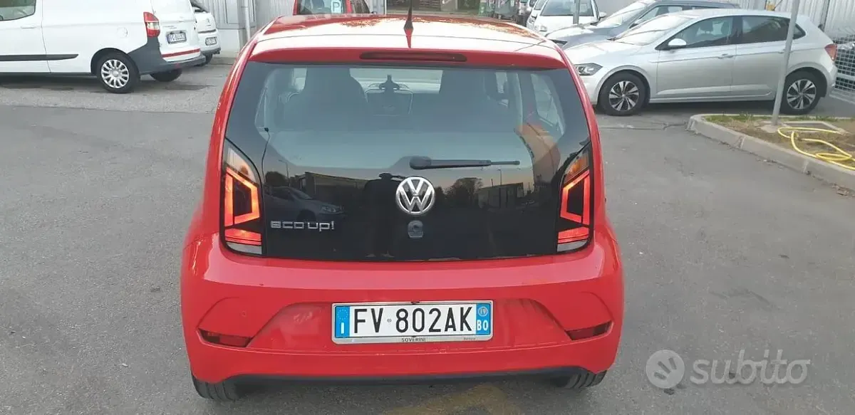 Usata VW up! Move 68 CV (50 kW) 2019 Rosso Utilitaria