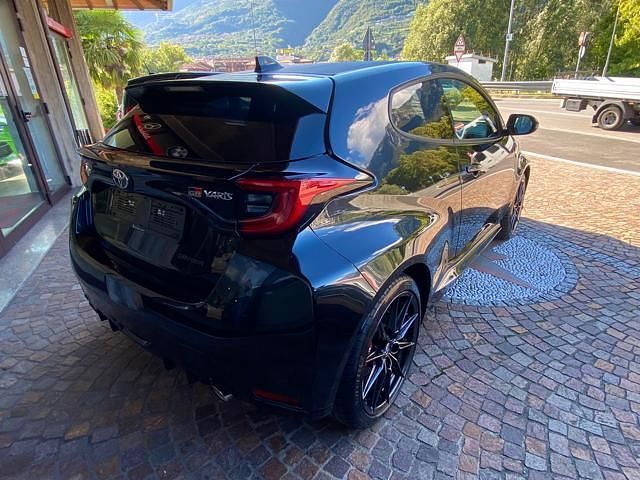 Usata Toyota Yaris 261 CV (191 kW) 2023 Nero Berlina