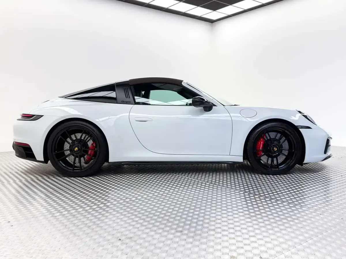 Usata Porsche 911 Carrera 4 GTS Targa 480 CV (353 kW) 2024 Bianco Cabrio