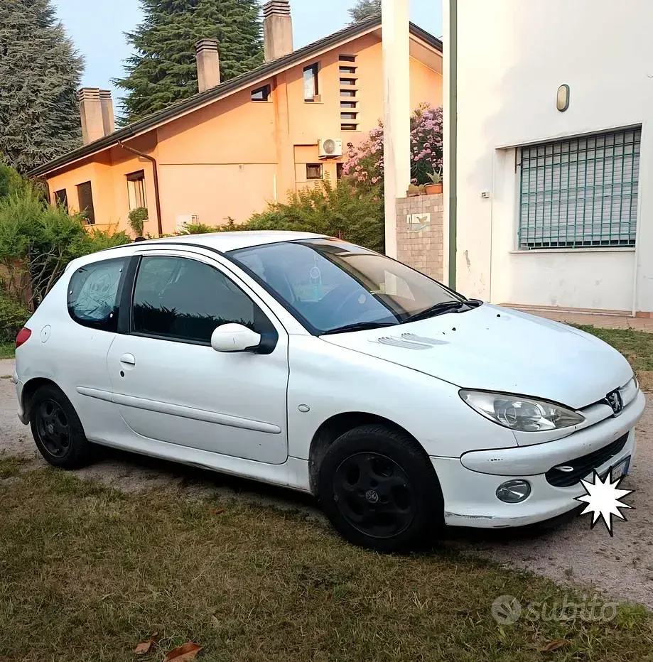Usata Peugeot 206 60 CV (44 kW) 1999 Bianco Utilitaria