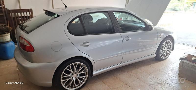Usata Seat Leon 2005 Grigio Utilitaria