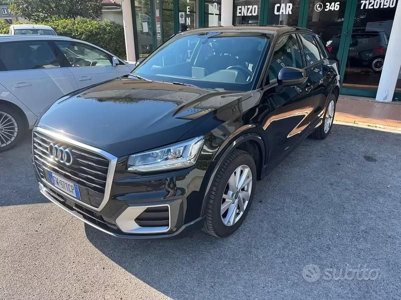 Usata Audi Q2 Black Edition 116 CV (85 kW) 2019 Grigio SUV