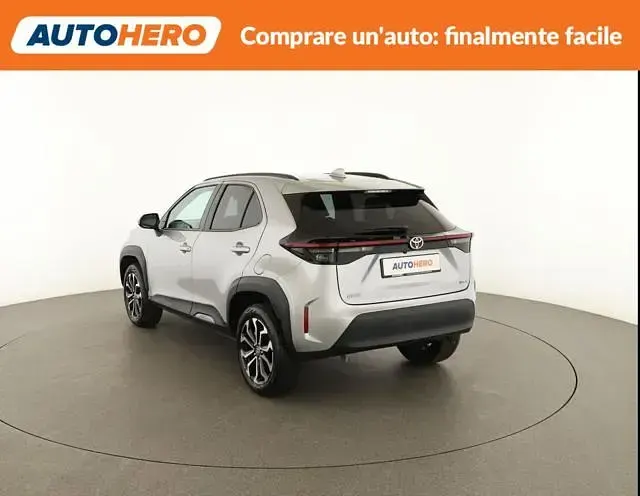 Usata Toyota Yaris Cross Trend 130 CV (95 kW) 2024 Grigio SUV