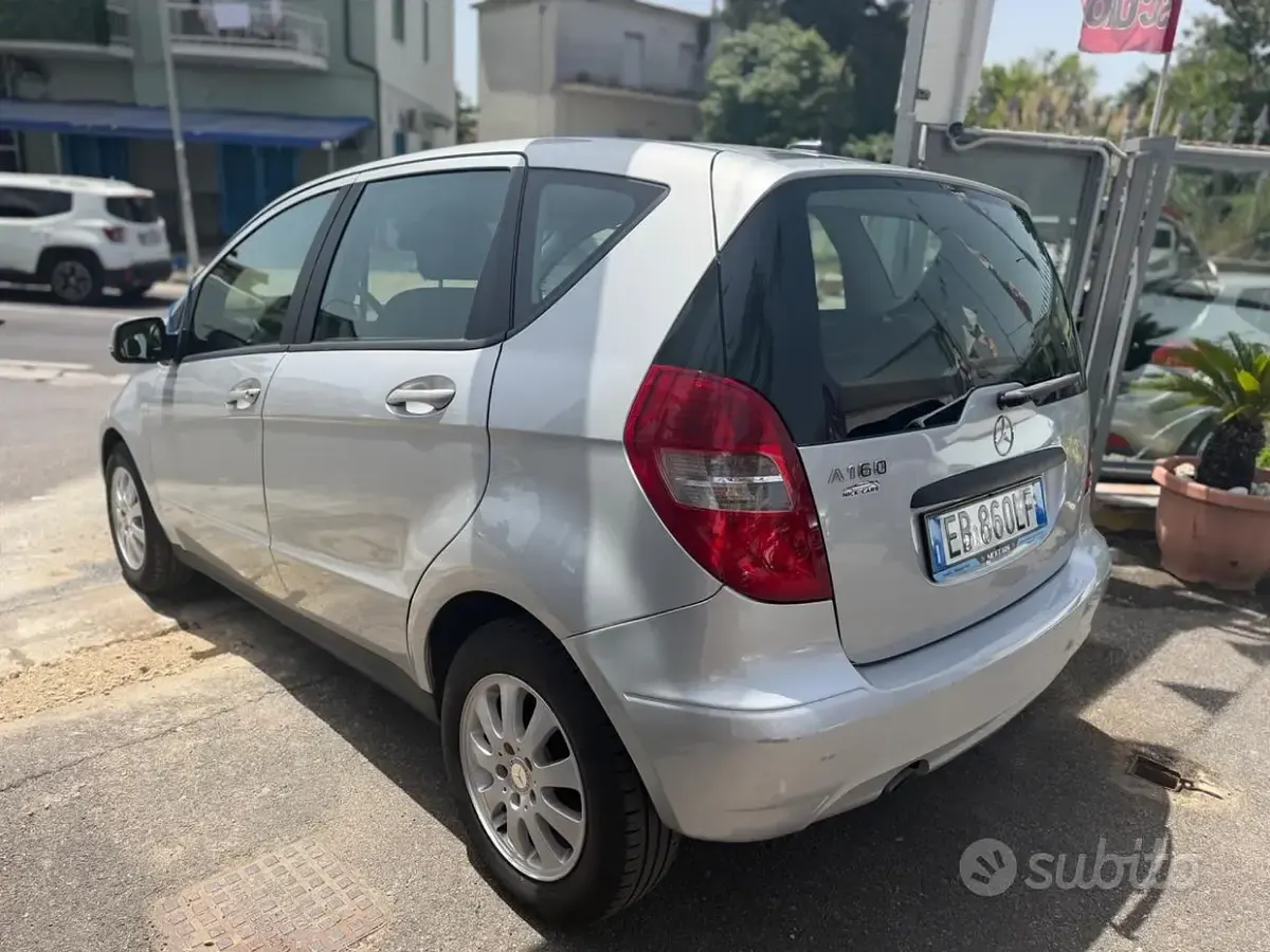 Usata Mercedes A160 Edition 95 CV (69 kW) 2012 Grigio Utilitaria