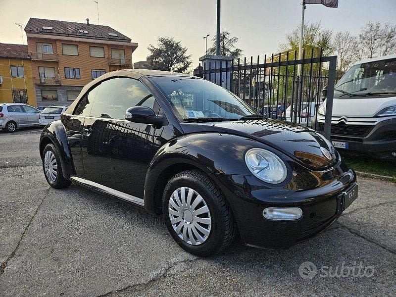 Usata VW New Beetle 101 CV (74 kW) 2005 Nero Utilitaria