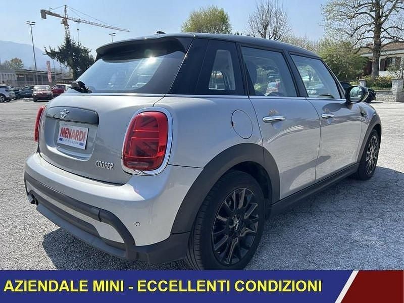 Usado Mini Cooper 136 HP (100 kW) 2024 Prateado Citadino