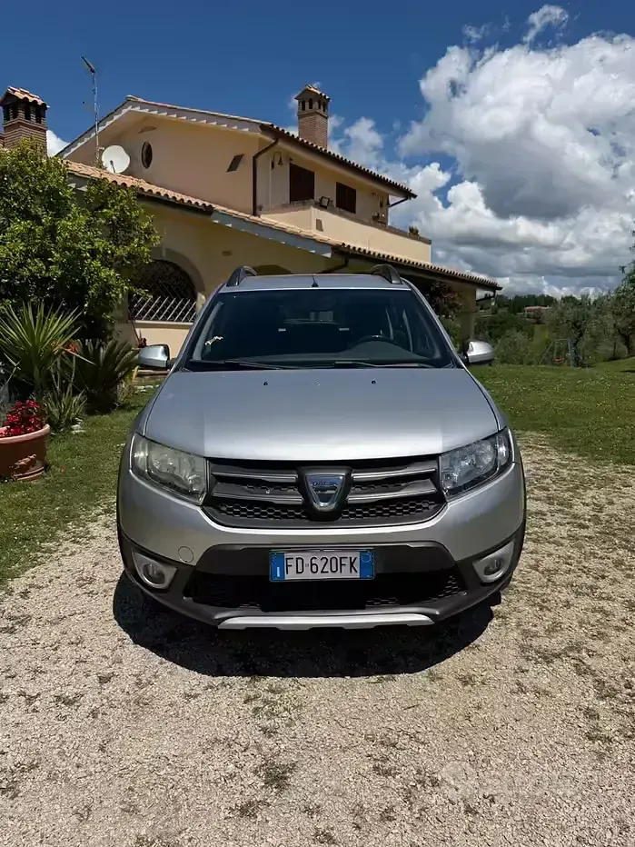Usata Dacia Sandero Stepway 90 CV (66 kW) 2017 Grigio Berlina