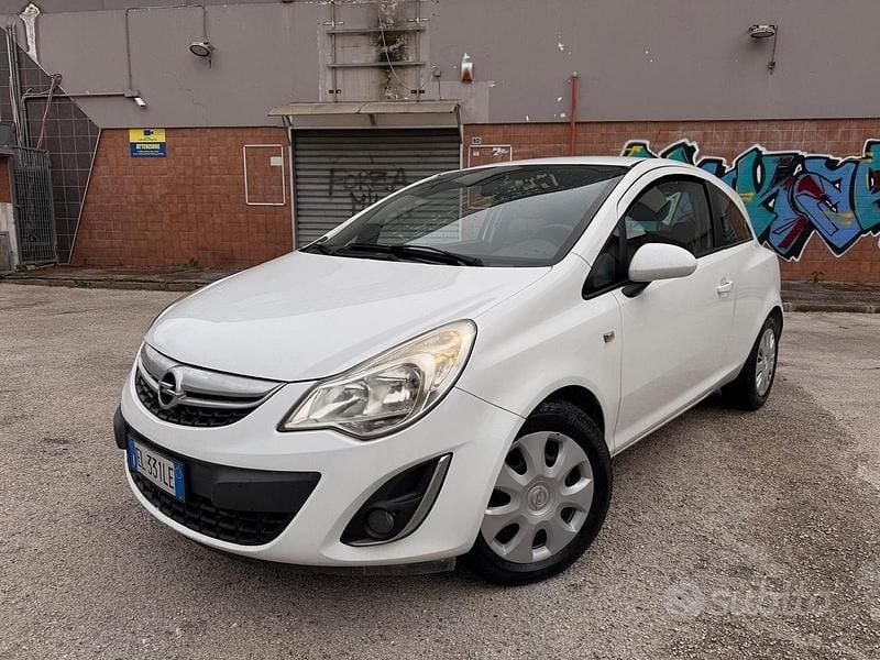 Usata Opel Corsa 95 CV (69 kW) 2012 Bianco Utilitaria