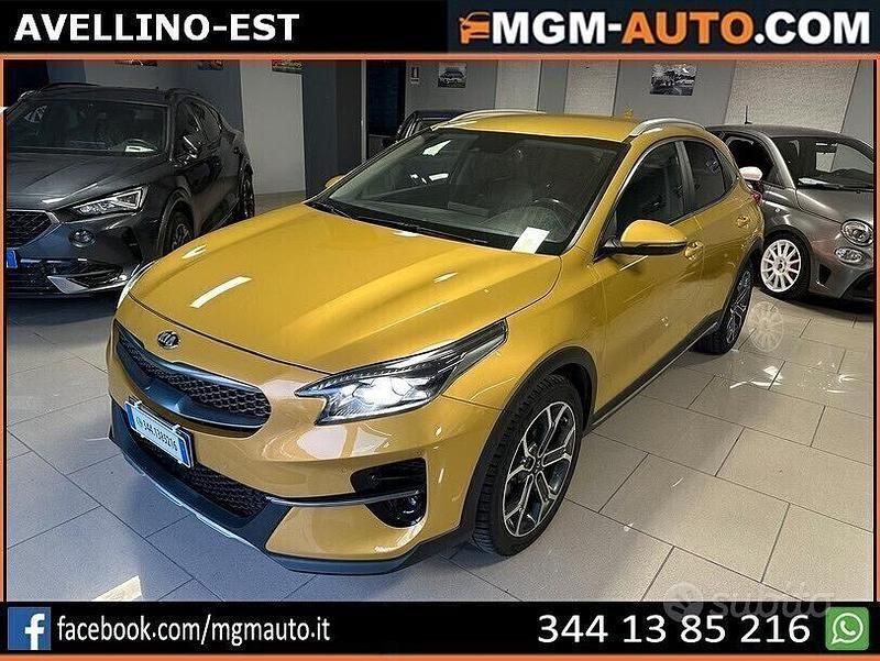 Usata Kia XCeed 136 CV (100 kW) 2021 Oro SUV