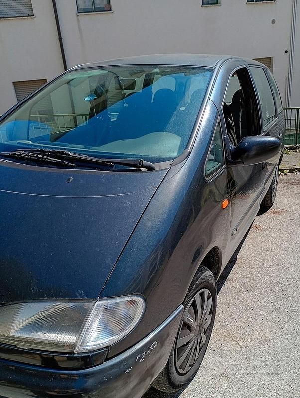 Usata Ford Galaxy 110 CV (80 kW) 2001 Monovolume