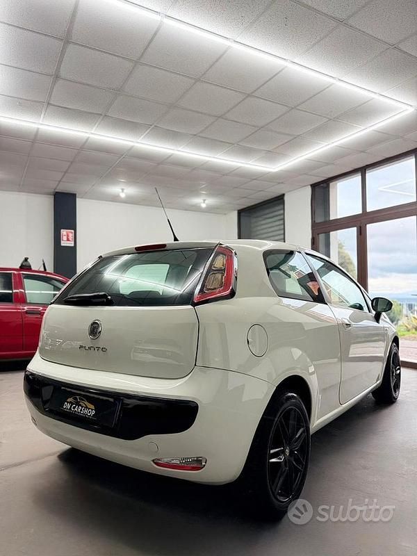 Usata Fiat Punto Evo 75 CV (55 kW) 2012 Bianco Utilitaria
