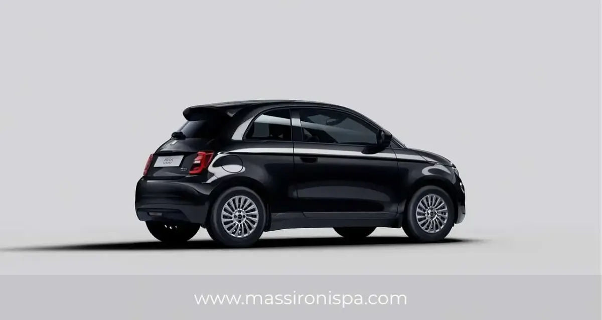 Nuova Fiat 500e Tech 86 kW (118 CV) 2026 Nero Berlina