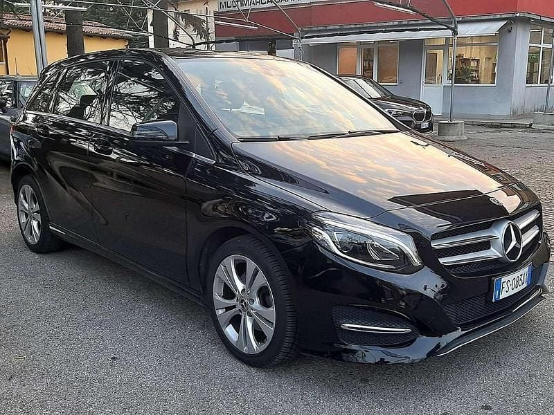 Usata Mercedes B200 Premium 136 CV (100 kW) 2018 Nero Monovolume