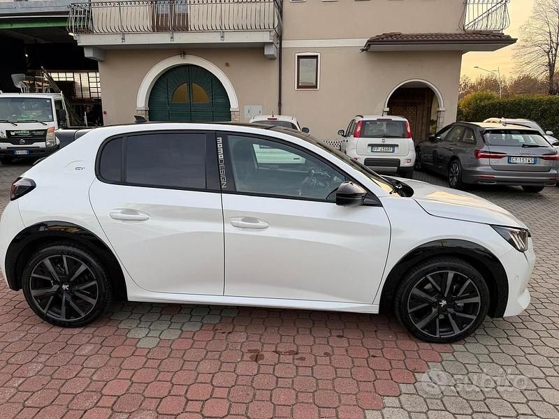 Usata Peugeot 208 GT 131 CV (96 kW) 2022 Other Utilitaria