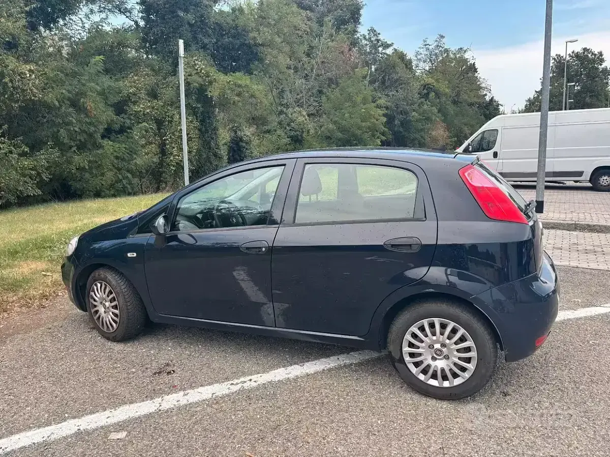Usata Fiat Grande Punto 95 CV (69 kW) 2016 Bluazzurro Utilitaria