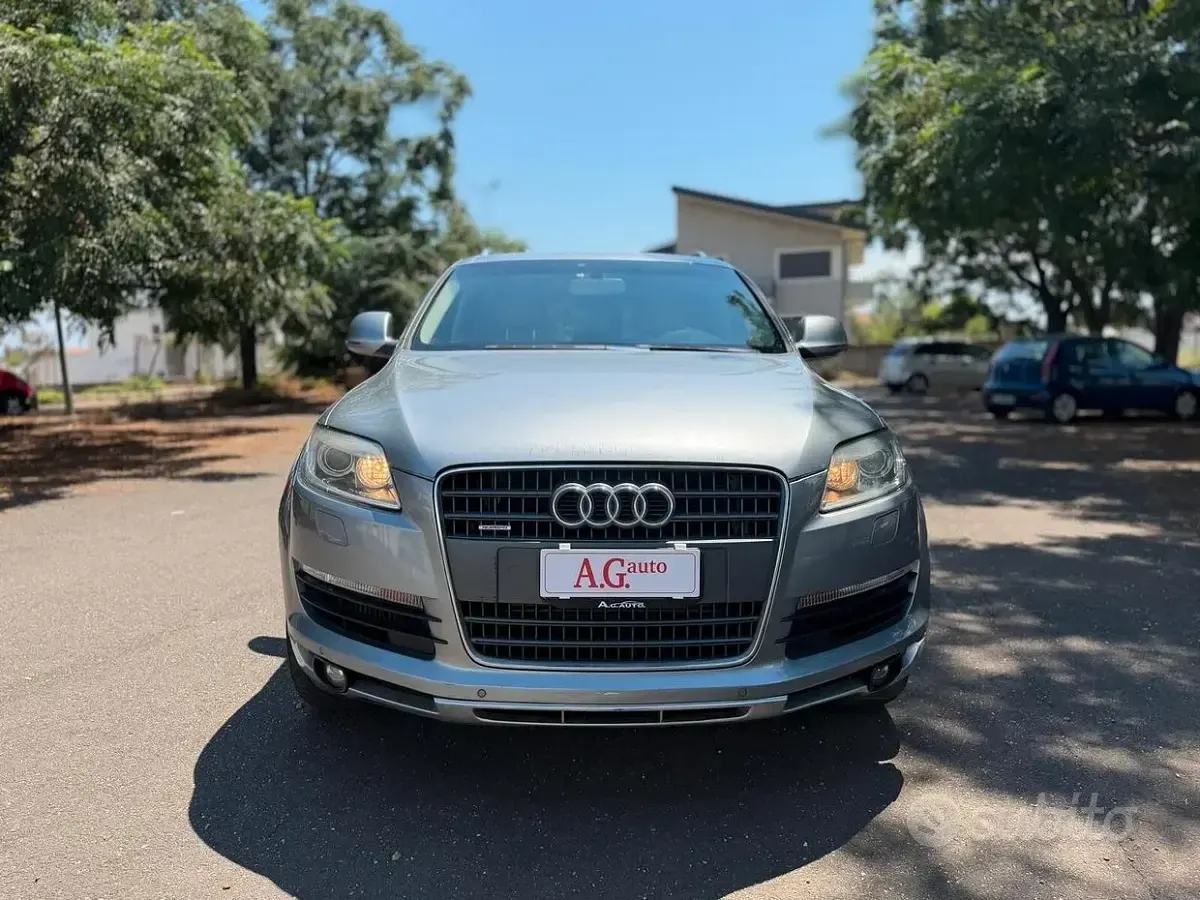 Usata Audi Q7 233 CV (171 kW) 2007 Grigio SUV