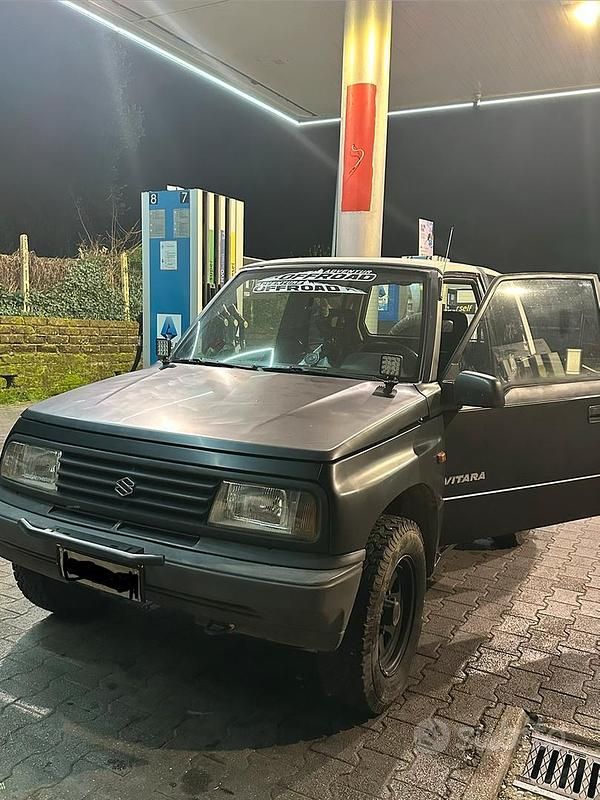 Usata Suzuki Vitara 1995 Nero Cabrio