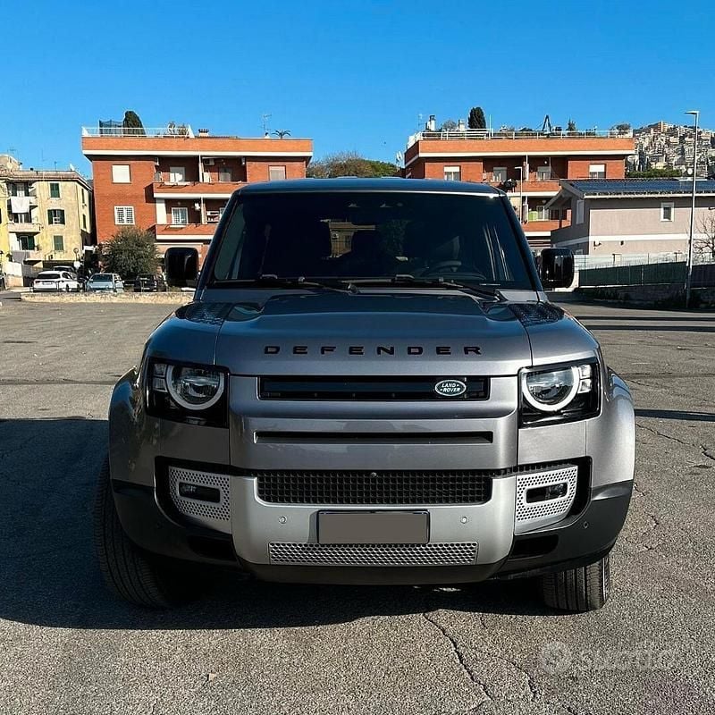 Usata Land Rover Defender SE 200 CV (147 kW) 2021 Nero SUV