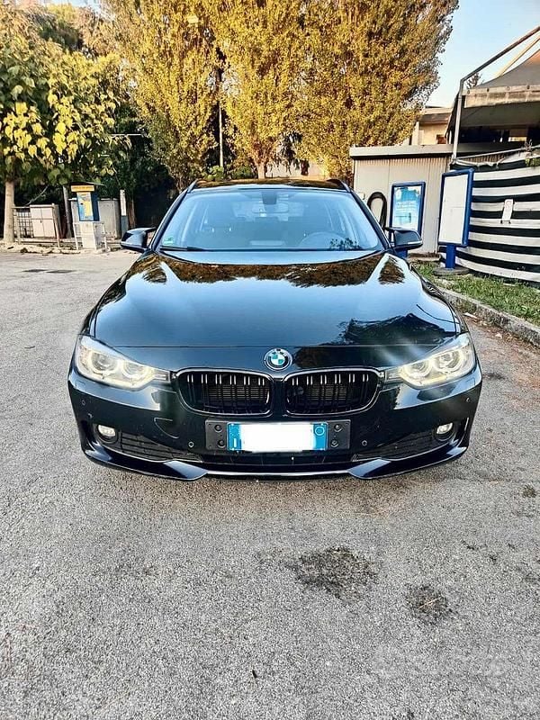 Nero Usata 2014 BMW 318 Station wagon | 7000 € (Super prezzo) - Immagine 1/4