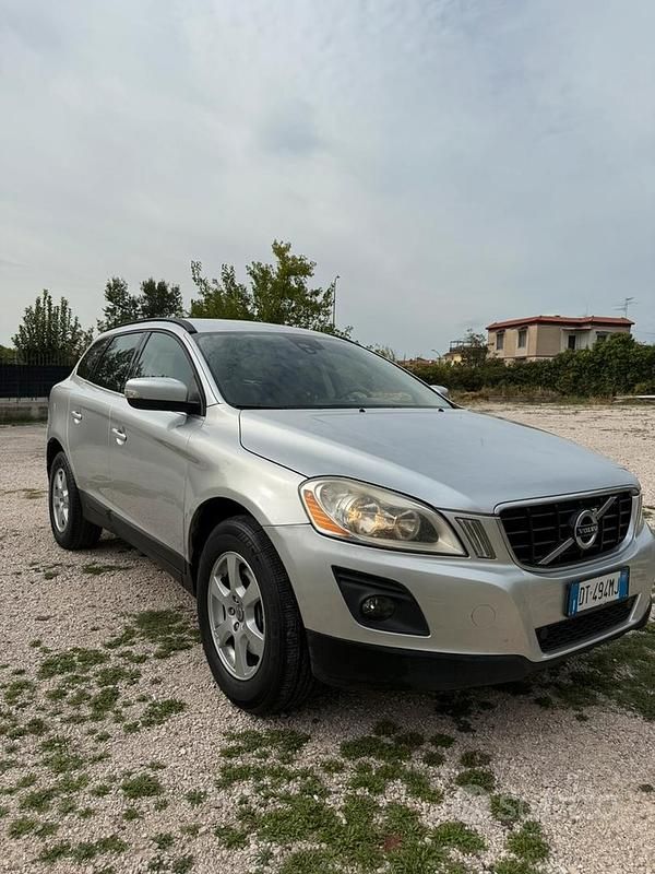 Usata Volvo XC60 185 CV (136 kW) 2009 Grigio SUV