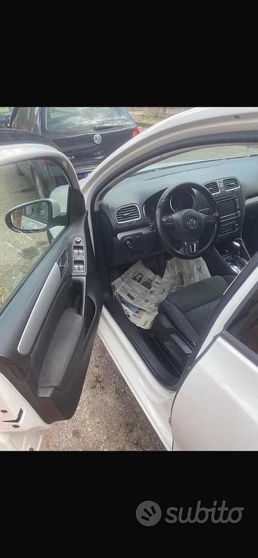 Usata VW Golf VI 105 CV (77 kW) 2011 Bianco Utilitaria