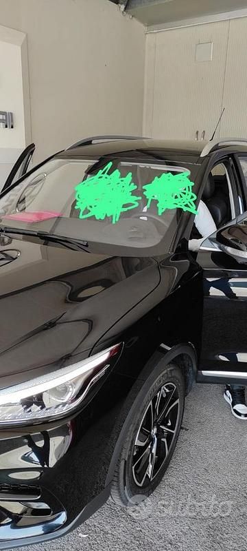 Nero Usata 2022 MG ZS Tre volumi | 16.000 € (Buon prezzo) - Immagine 1/4