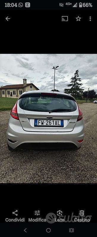 Usata Ford Fiesta 2010 Grigio Berlina