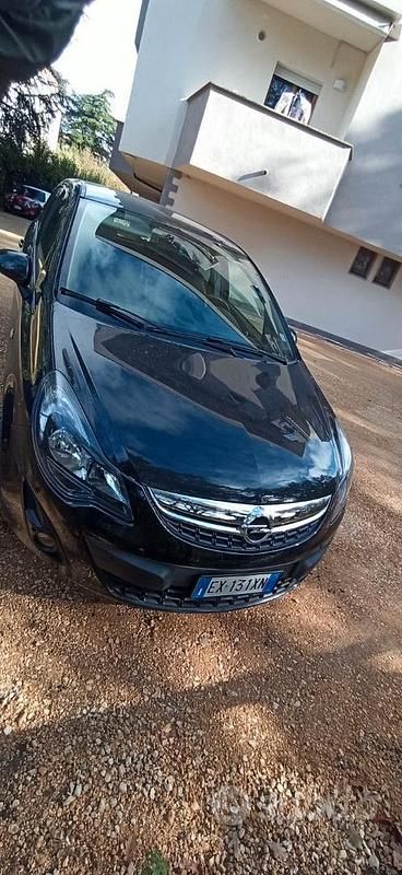 Nero Usata 2015 Opel Corsa Tre volumi | 5700 € (Super prezzo) - Immagine 1/4