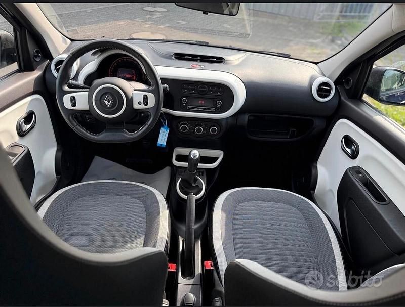 Usata Renault Twingo Life 108 CV (79 kW) 2017 Blu Utilitaria