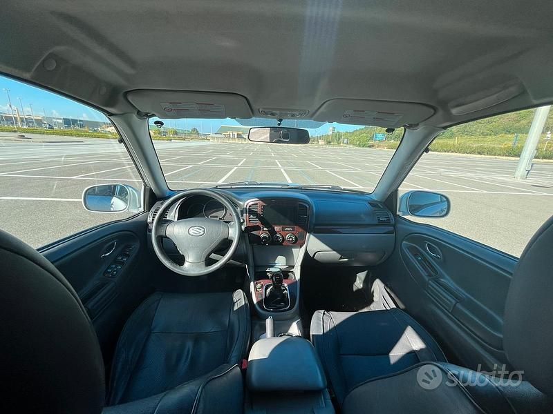 Usata Suzuki Grand Vitara 110 CV (80 kW) 2003 Grigio Station wagon