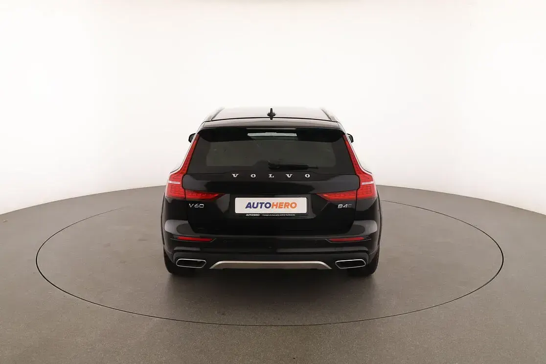 Usata Volvo V60 CC Business Edition 197 CV (144 kW) 2022 Nero Station wagon