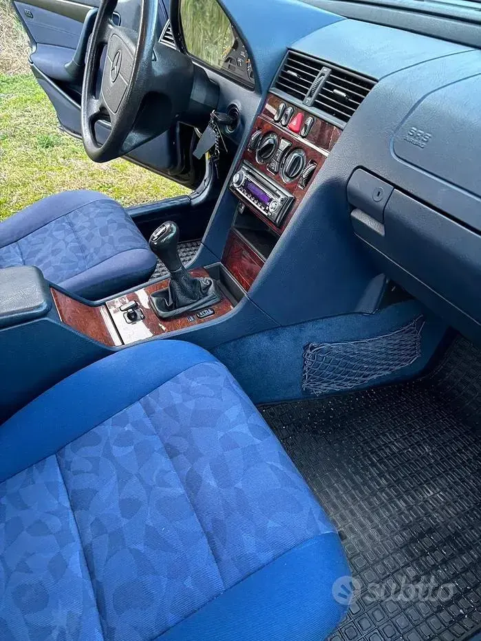 Usata Mercedes C180 122 CV (89 kW) 1999 Bluazzurro Berlina