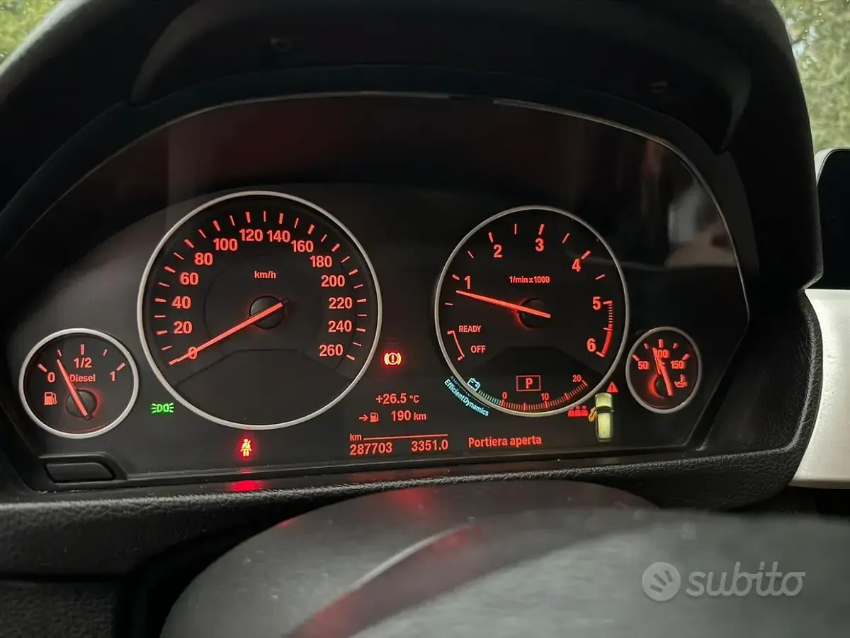 Usata BMW 318 Efficient Dynamics 150 CV (110 kW) 2018 Nero Station wagon