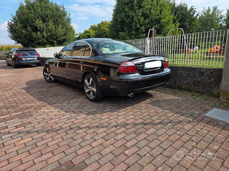 Usata Jaguar S-Type Executive 207 CV (152 kW) 2007 Nero Berlina