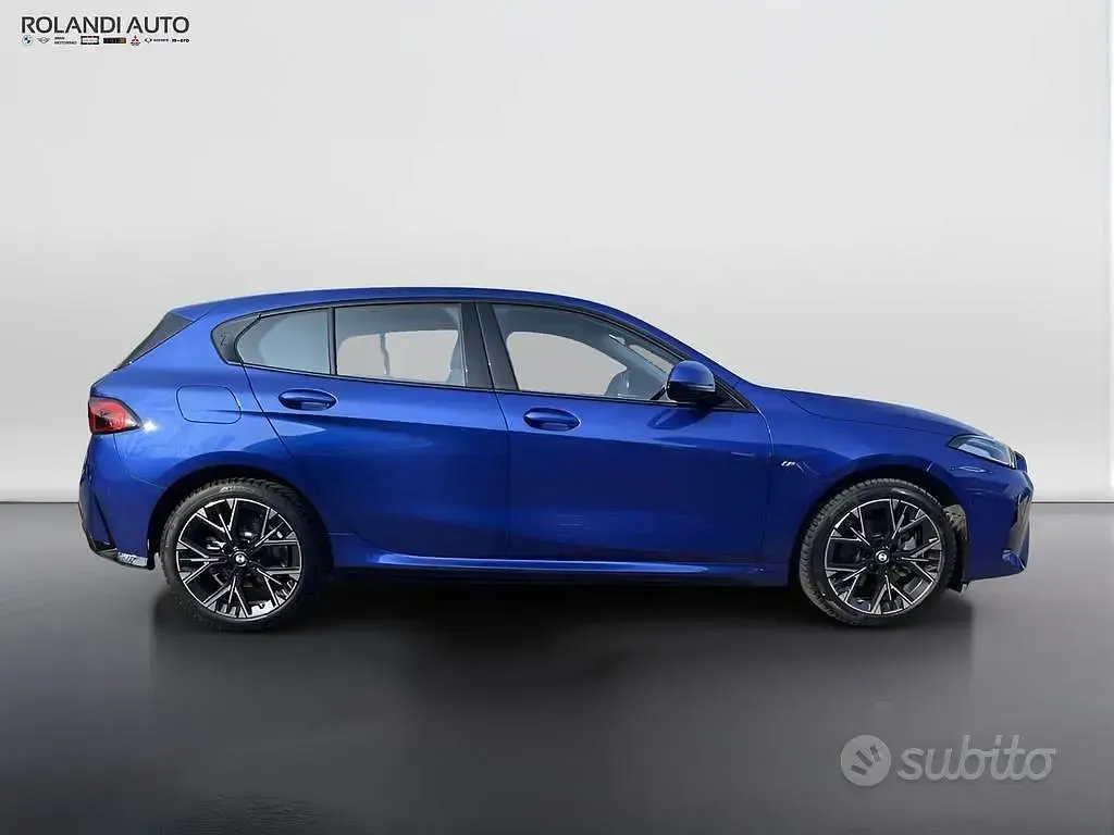 Usata BMW 118 Shadowline 150 CV (110 kW) 2024 Blu Utilitaria