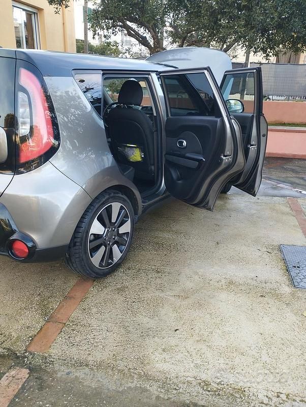 Usata Kia Soul 136 CV (100 kW) 2017 Grigio SUV