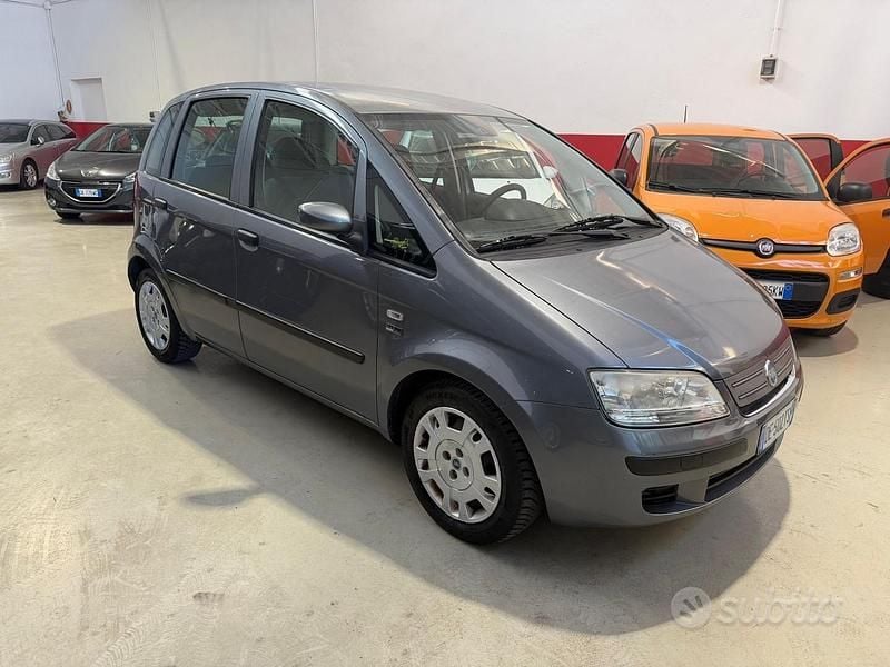 Usata Fiat Idea 80 CV (58 kW) 2007 Grigio Monovolume