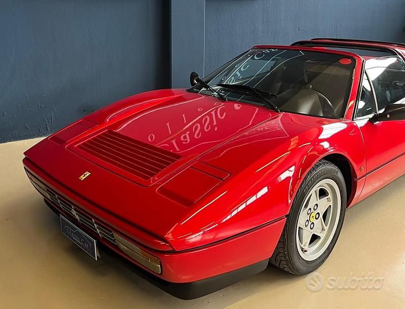 Usata Ferrari 208 270 CV (198 kW) 1988 Rosso Coupé