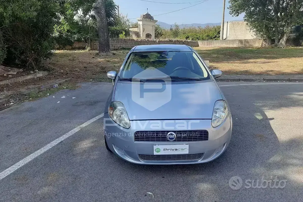 Usata Fiat Grande Punto Dynamic 90 CV (66 kW) 2007 Grigio Utilitaria