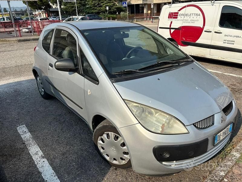 Usata Mitsubishi Colt 75 CV (55 kW) 2007 Grigio Utilitaria
