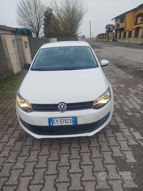 Usata VW Polo Comfortline 70 CV (51 kW) 2014 Bianco Utilitaria